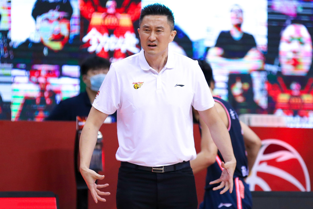 冲刺阶段体能课后，巴塞罗那完成体检备战CBA常规赛，媒体盛赞，轮换策略被讨论(cba体测标准)