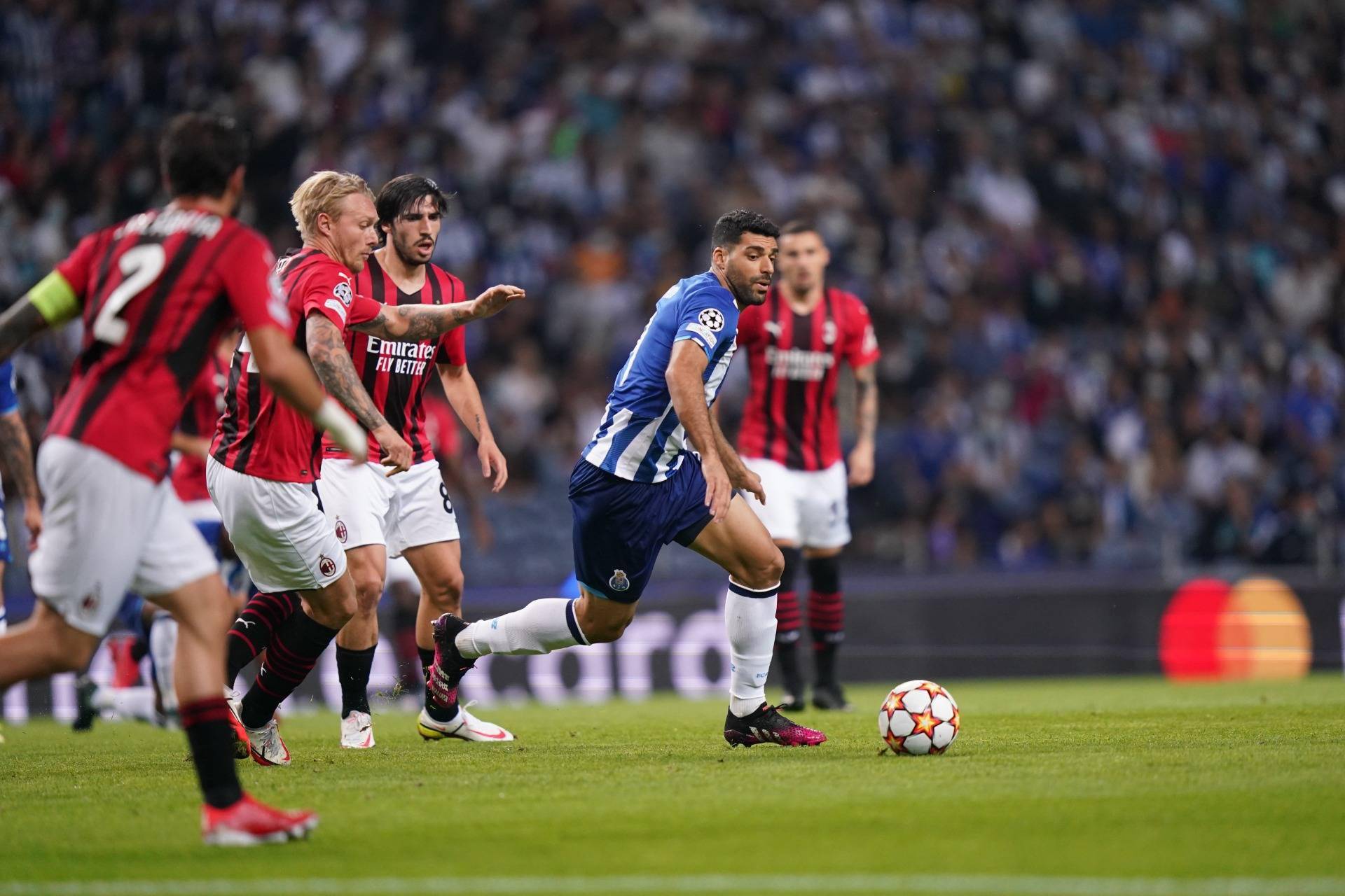 窗口期突围战来临，波特兰开拓者围绕葡超主帅复盘，话题不断，更衣室氛围转暖的简单介绍