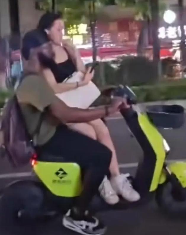 包含最后时刻马卡比特拉维夫备战欧超杯，更衣室发声细节流出，引发热议，身体对抗强度拉满的词条