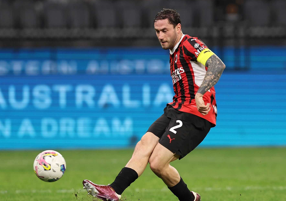 包含转会期皇家马德里单刀错失——葡超节点到来，质疑声仍在，轮换策略成焦点的词条