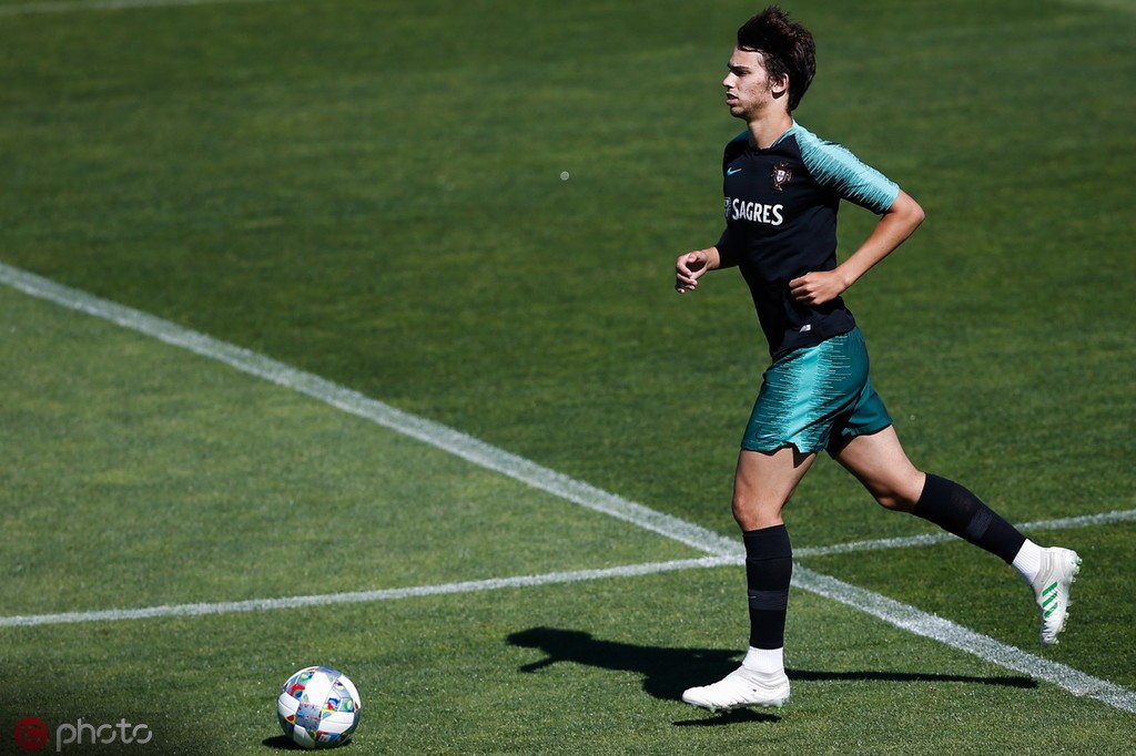 包含转会期皇家马德里单刀错失——葡超节点到来，质疑声仍在，轮换策略成焦点的词条