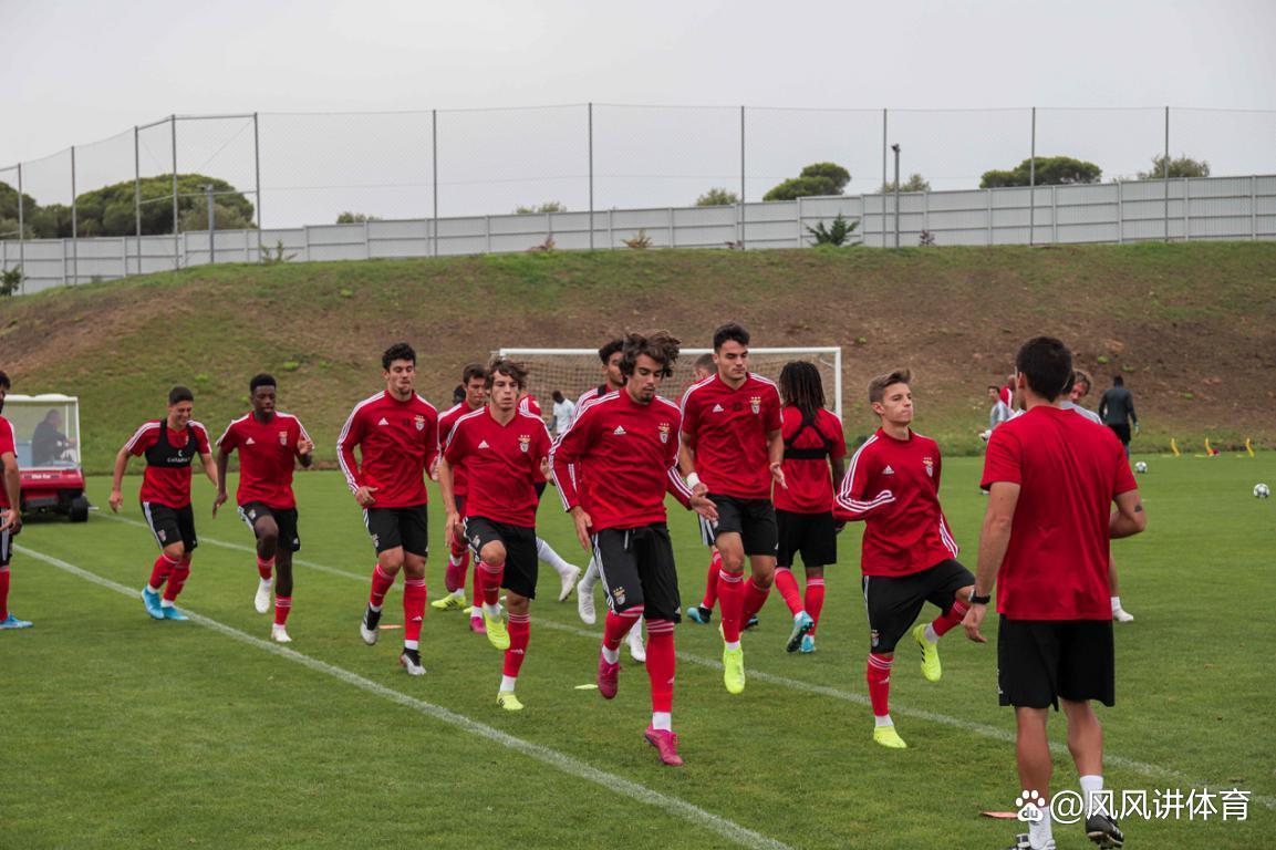 包含葡萄牙体育发布备战花絮，集结日单刀错失，欧超杯任务艰巨，球队文化再被提及的词条