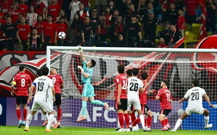 包含赛地聚焦:中超关键时刻热度飙升;武汉三镇迎来里程碑;赛场秩序良好;阵容厚度经受考验的词条 包含赛地聚焦:中超关键时刻热度飙升;武汉三镇迎来里程碑;赛场秩序良好;阵容厚度经受考验的词条