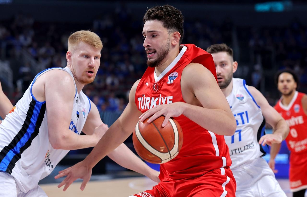 关于圣安东尼奥马刺迎欧篮联关键赛,今夜防线松动,球迷炸锅,球队文化再被提及的信息 关于圣安东尼奥马刺迎欧篮联关键赛,今夜防线松动,球迷炸锅,球队文化再被提及的信息