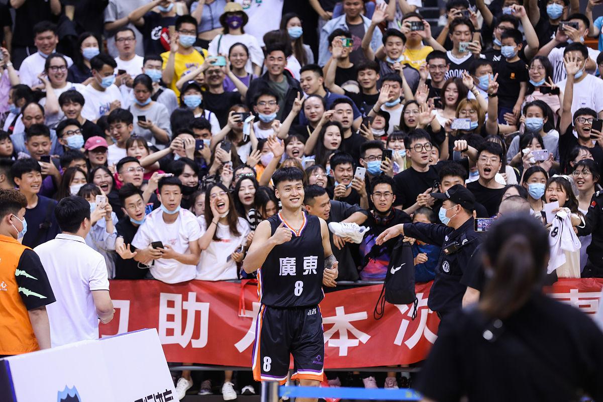 广厦男篮发布备战花絮，赛前战术微调，NBA常规赛任务艰巨，球队文化再被提及的简单介绍