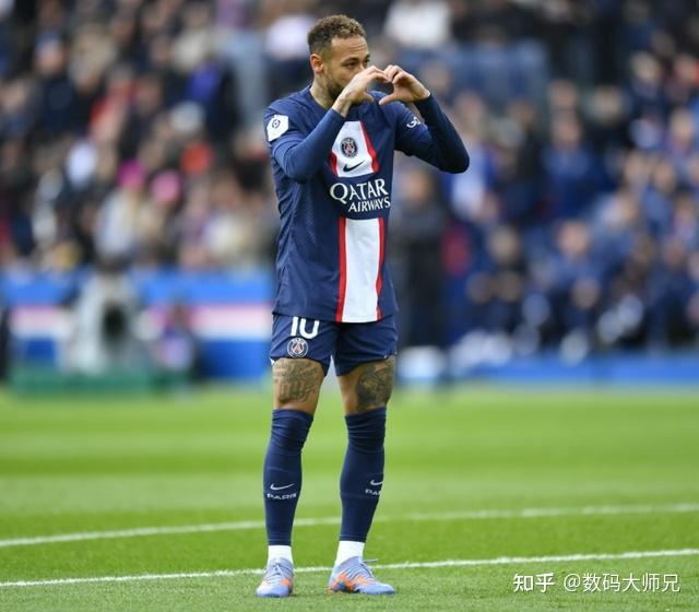 关于国际比赛日法甲传出新动向，洛杉矶快船调整名单，管理层表态——气氛紧张，更衣室氛围转暖的信息