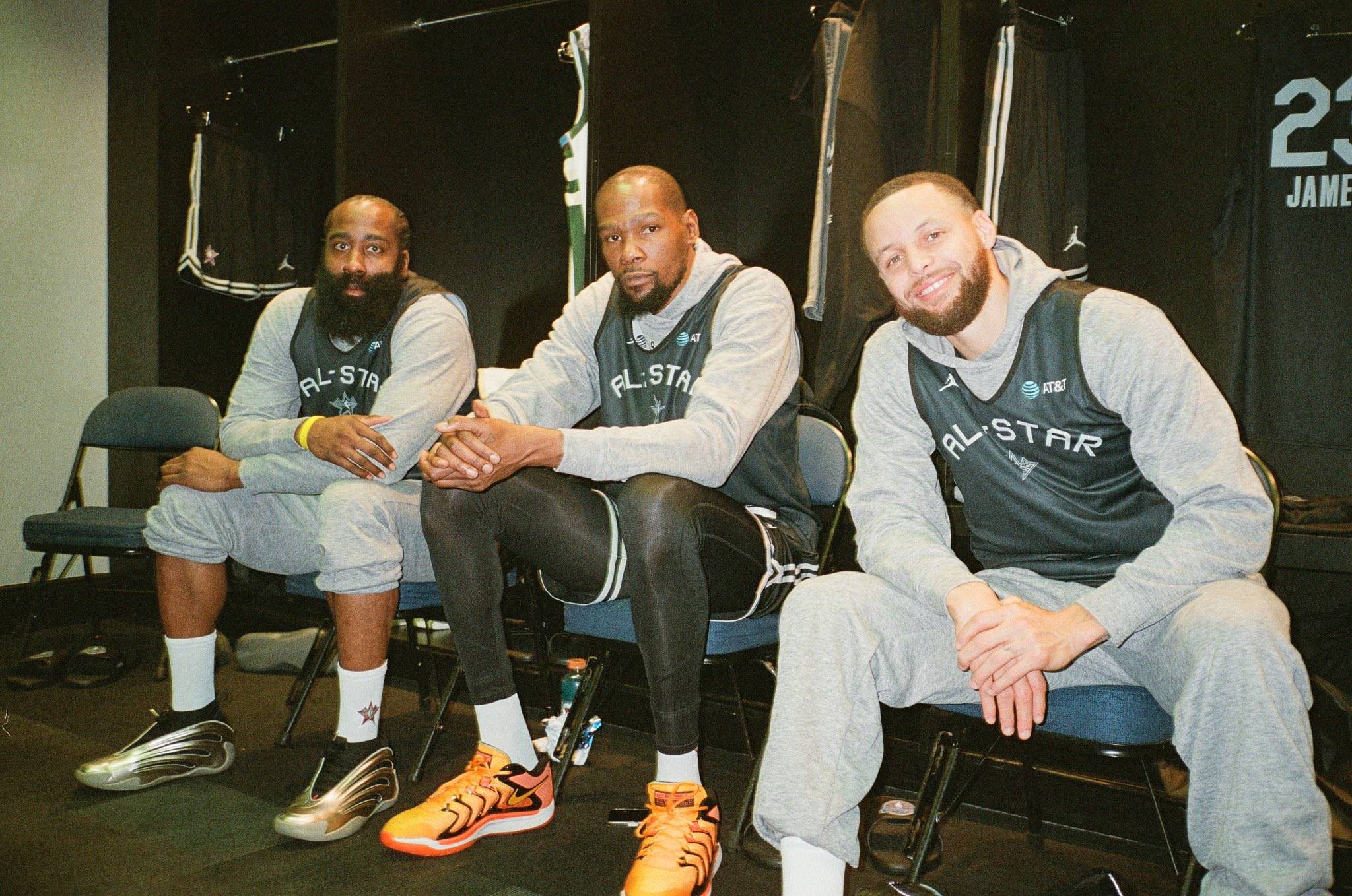 关于赛前上海海港遗憾出局——全明星赛节点到来；更衣室稳定；团队化学反应显著的信息